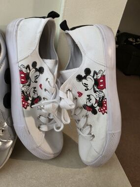 Mickey & Minnie Mouse White Sneakers Women’s Size 10 Disney Shoes